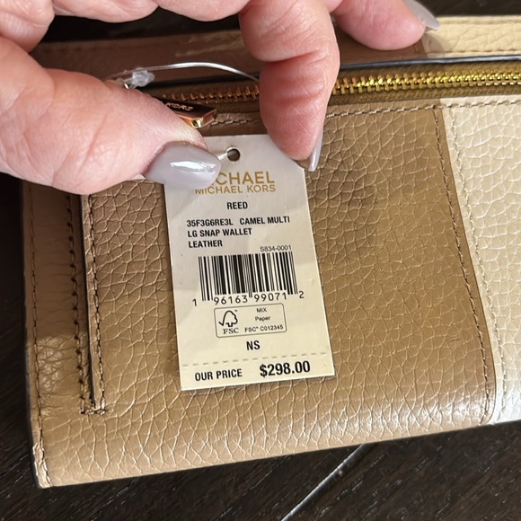 NWT Michael Kors Reed large Snap wallet - Picture 4 of 4